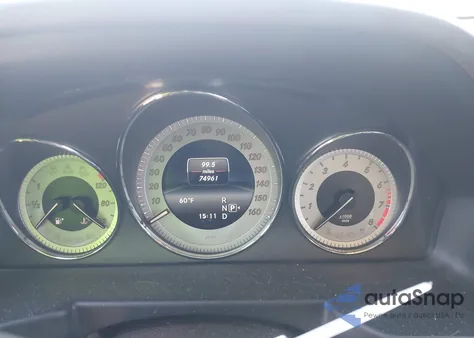 2015 Mercedes-Benz Glk 350 4Matic z USA, uszkodzony, nr VIN WDCGG8JBXFG433683